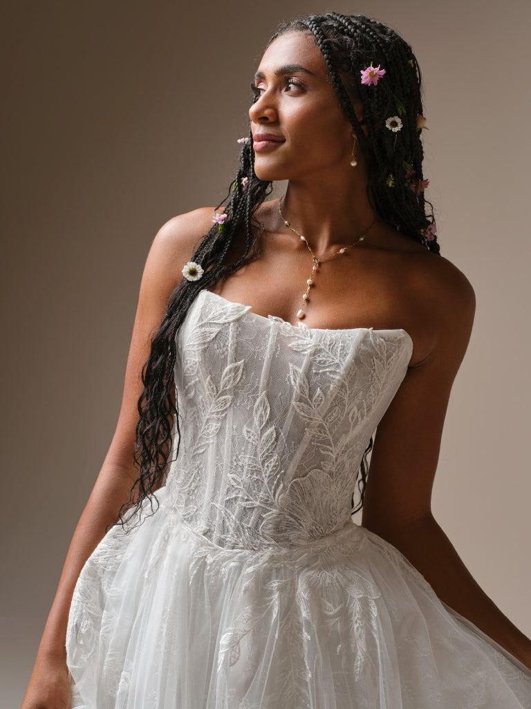 Elegant Fit-and-Flare Wedding Dresses from Bridal Closet Elegant Fit-and-Flare Wedding Dresses from Bridal Closet