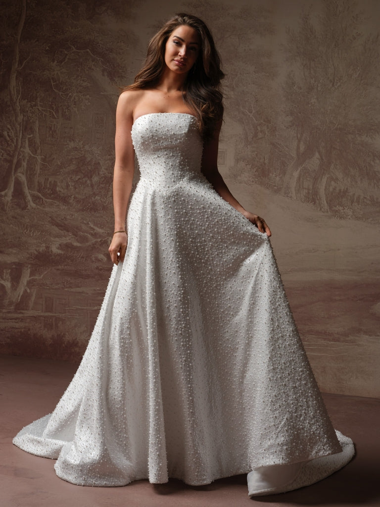 maggie sottero beaded wedding dress Elowyn by – Bridal Closet Dress accommodates for a Color:Same As Photo Black Satin Corset Mini collection: Influencer Looks FW24 Presentation