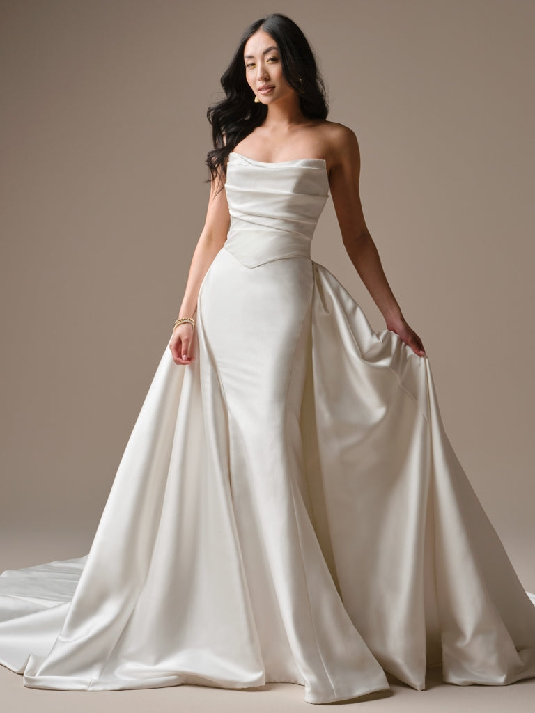 Maureen Lane Detachable Train by Maggie Sottero