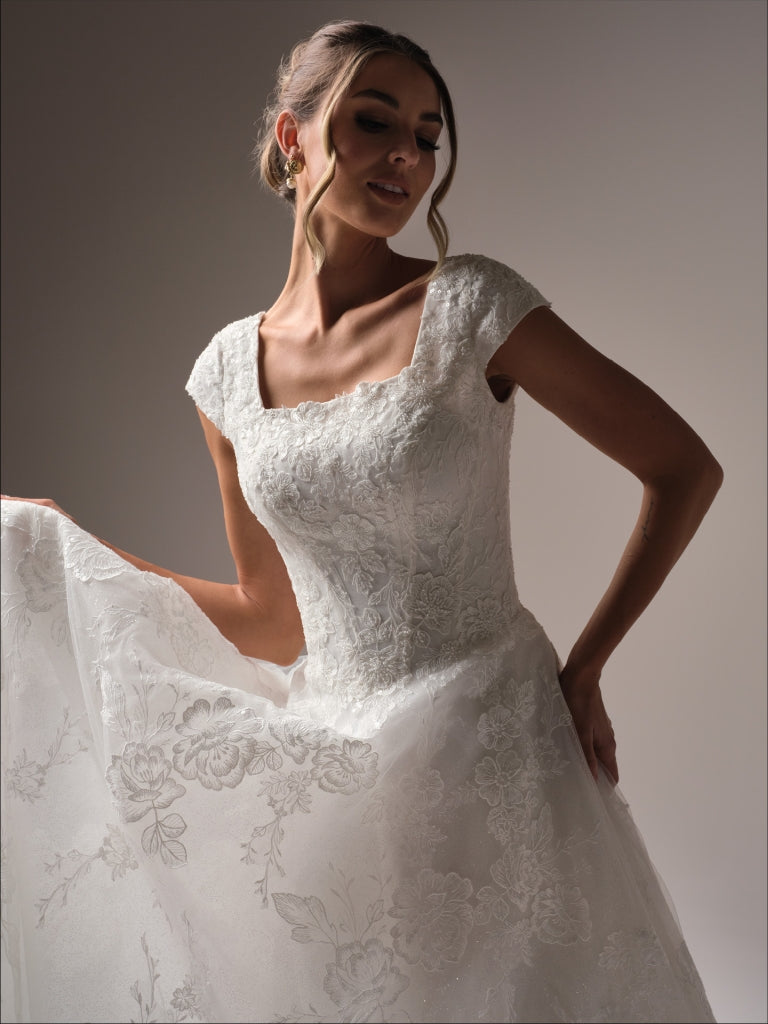 Skylar Leigh by Maggie Sottero