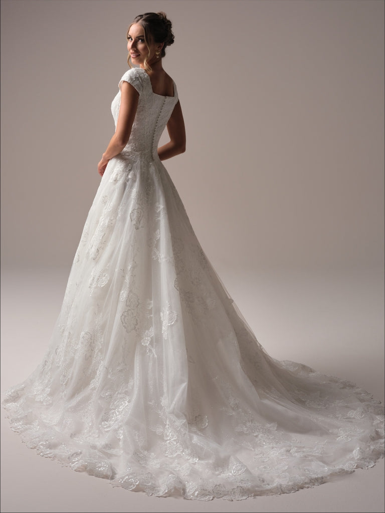 Skylar Leigh by Maggie Sottero