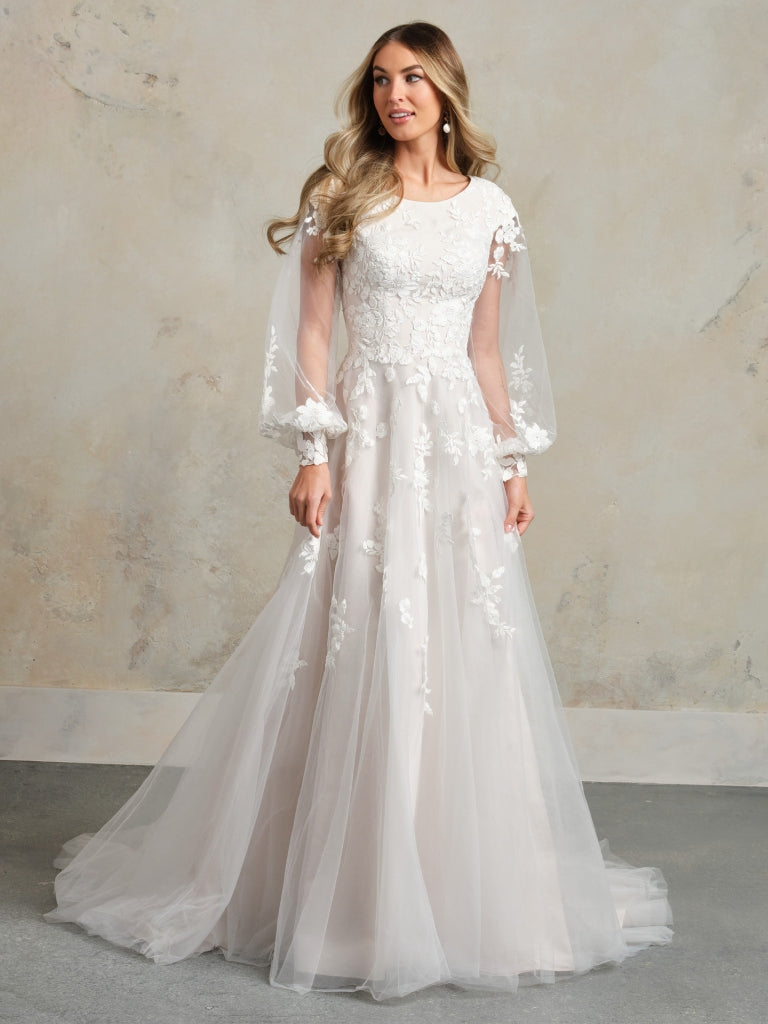 Benicia Leigh Gown: Bridal Closet's Rebecca Ingram Design Benicia Leigh Gown: Bridal Closet's Rebecca Ingram Design