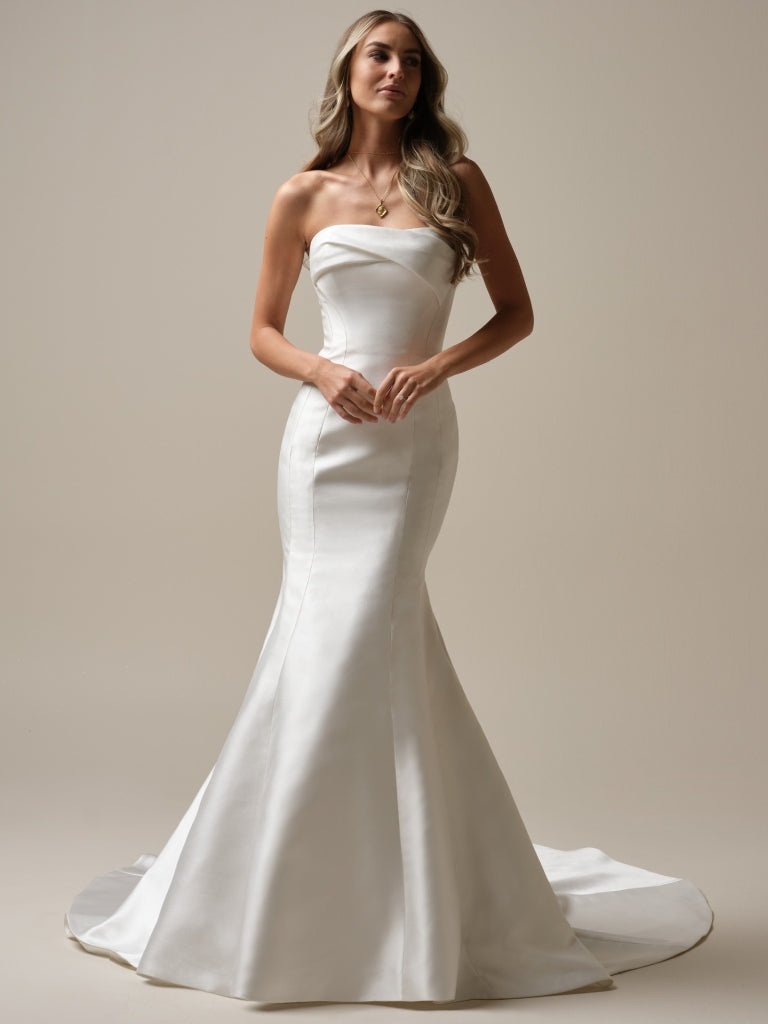 Faro Lane Gowns: Bridal Closet's Designer Wedding Dresses Faro Lane Gowns: Bridal Closet's Designer Wedding Dresses
