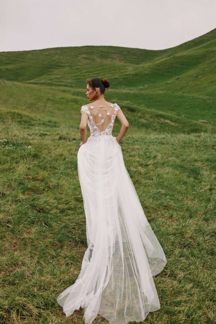 Cangiante by Ariamo Boho