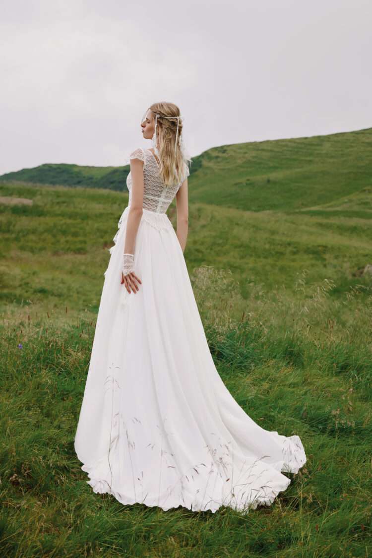 Dorothy by Ariamo Boho