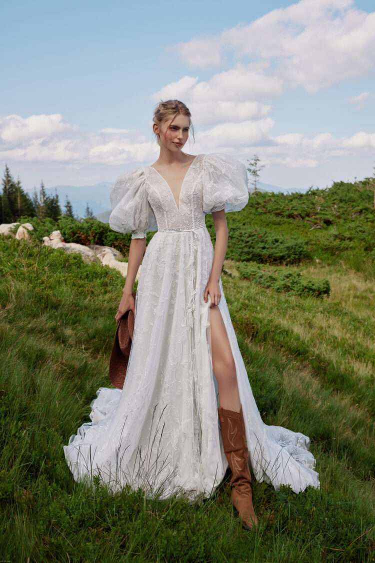 Edith by Ariamo Boho