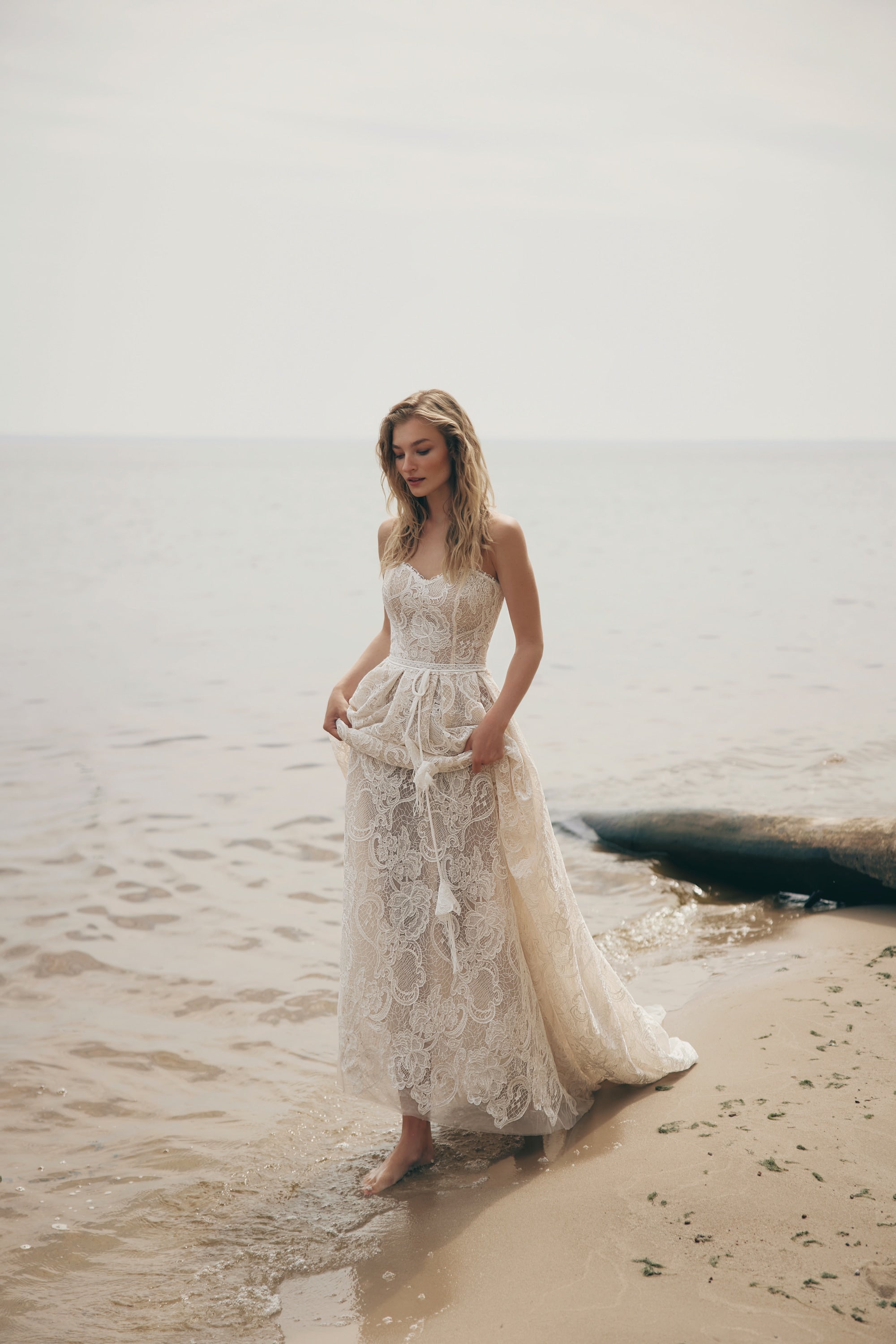 boho rehearsal dinner dress bride 20 Rehearsal Dinner Dresses For Your Bridal Moment