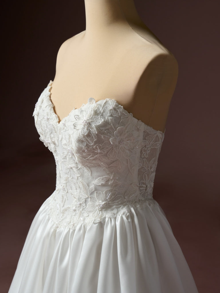 Laurette by Rebecca Ingram