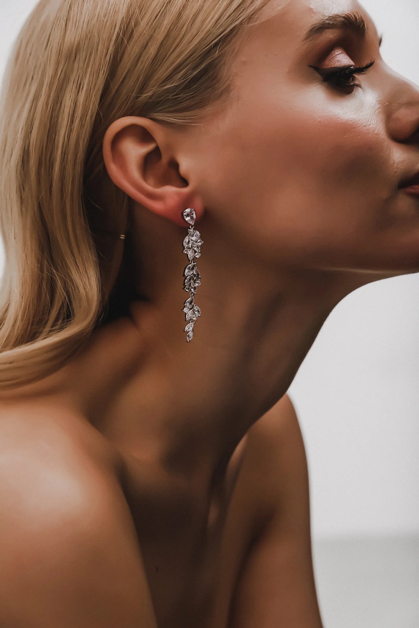 Lily and hotsell rose laurel earrings