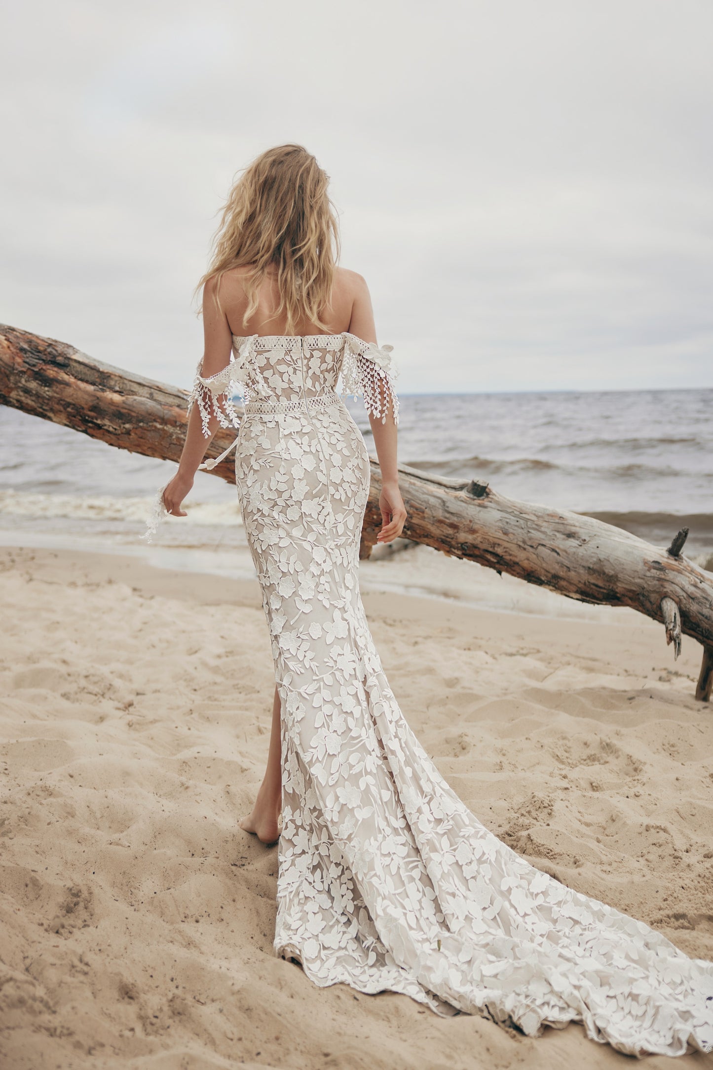 Simply Falling by Ariamo Boho