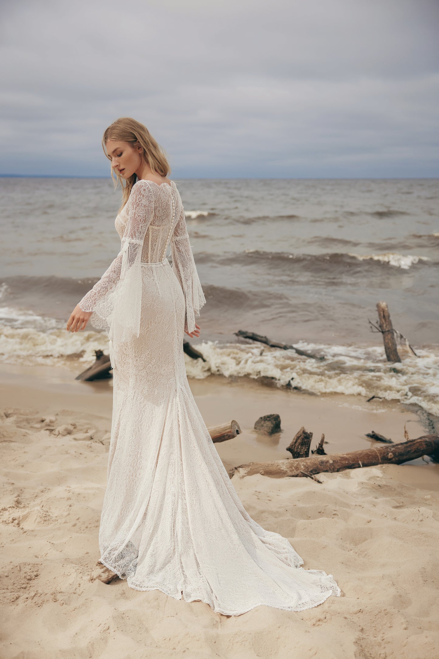 Sway by Ariamo Boho