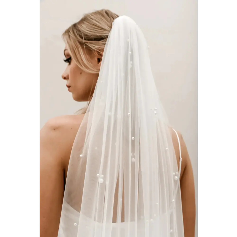 Cluster Pearl Veil V010