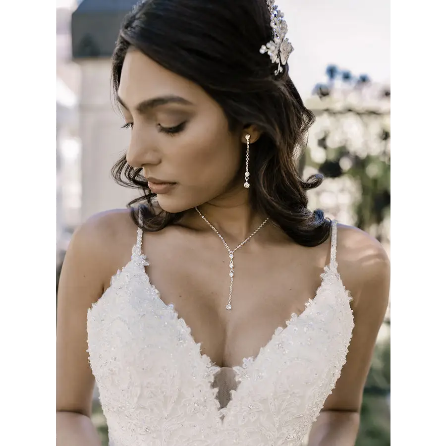 necklace for low cut v neck dress Perfect Necklace Choices for Low Cut Dresses