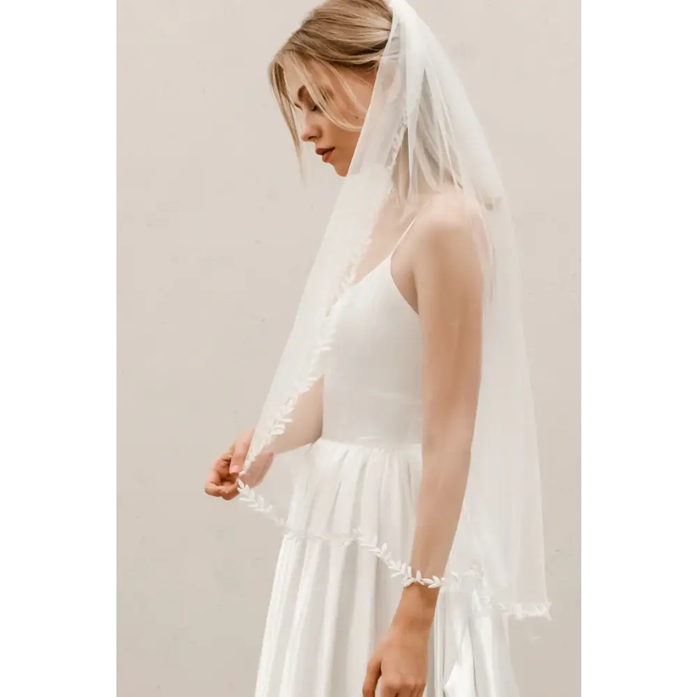 Pearl Beaded Edge Veil V006