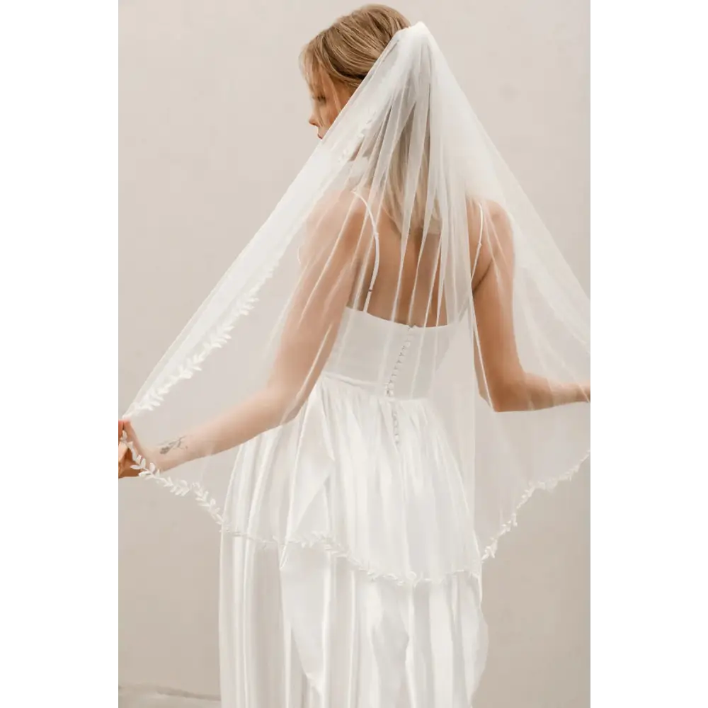 Pearl Beaded Edge Veil V006