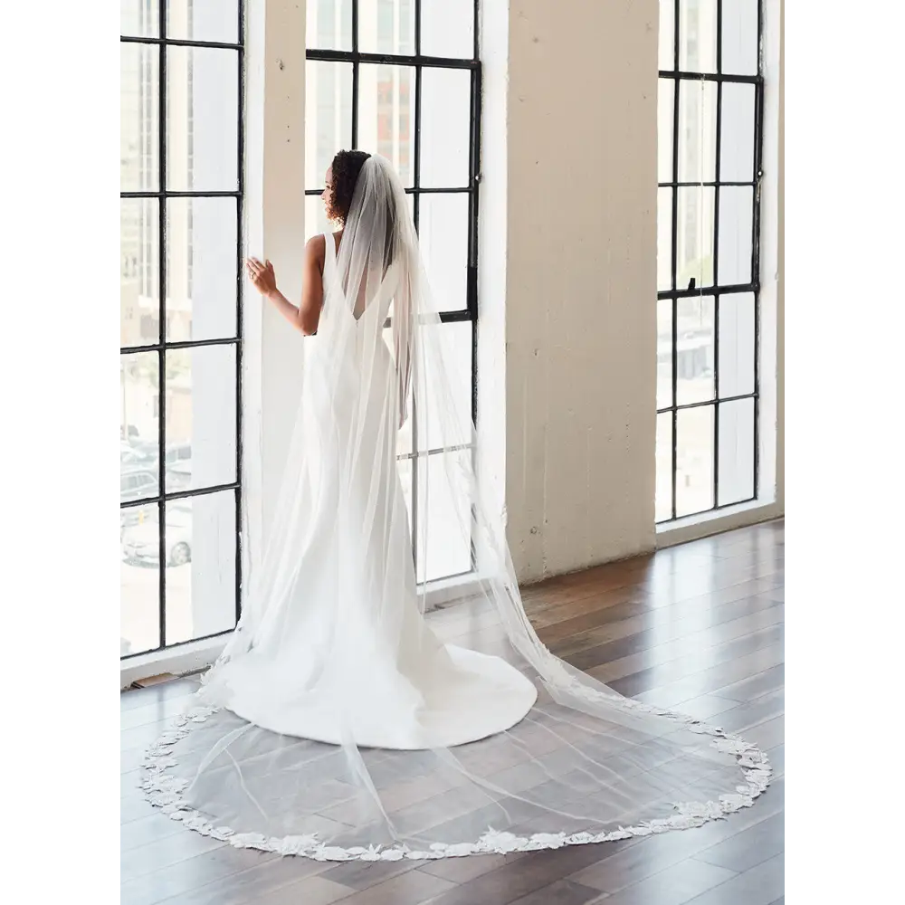 Cathedral shop style veil