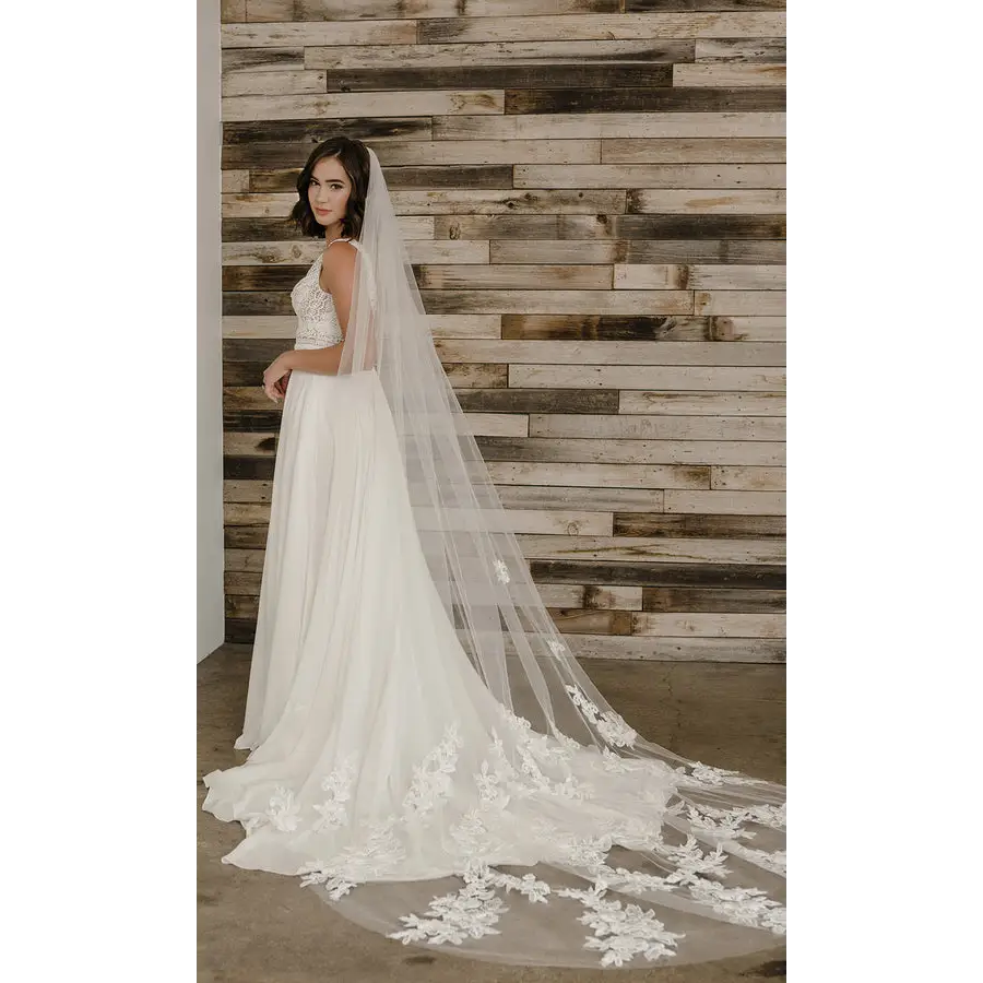 V2198C Cathedral Veil - Ivory - Accessories