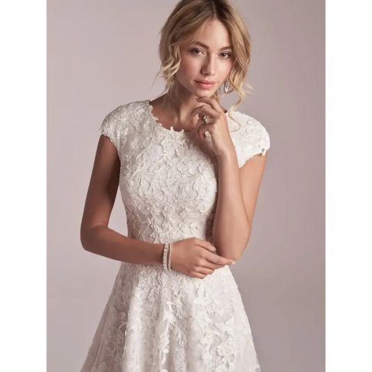 The Ultimate Guide to Modest Wedding Dresses: Elegant, Timeless & True to You