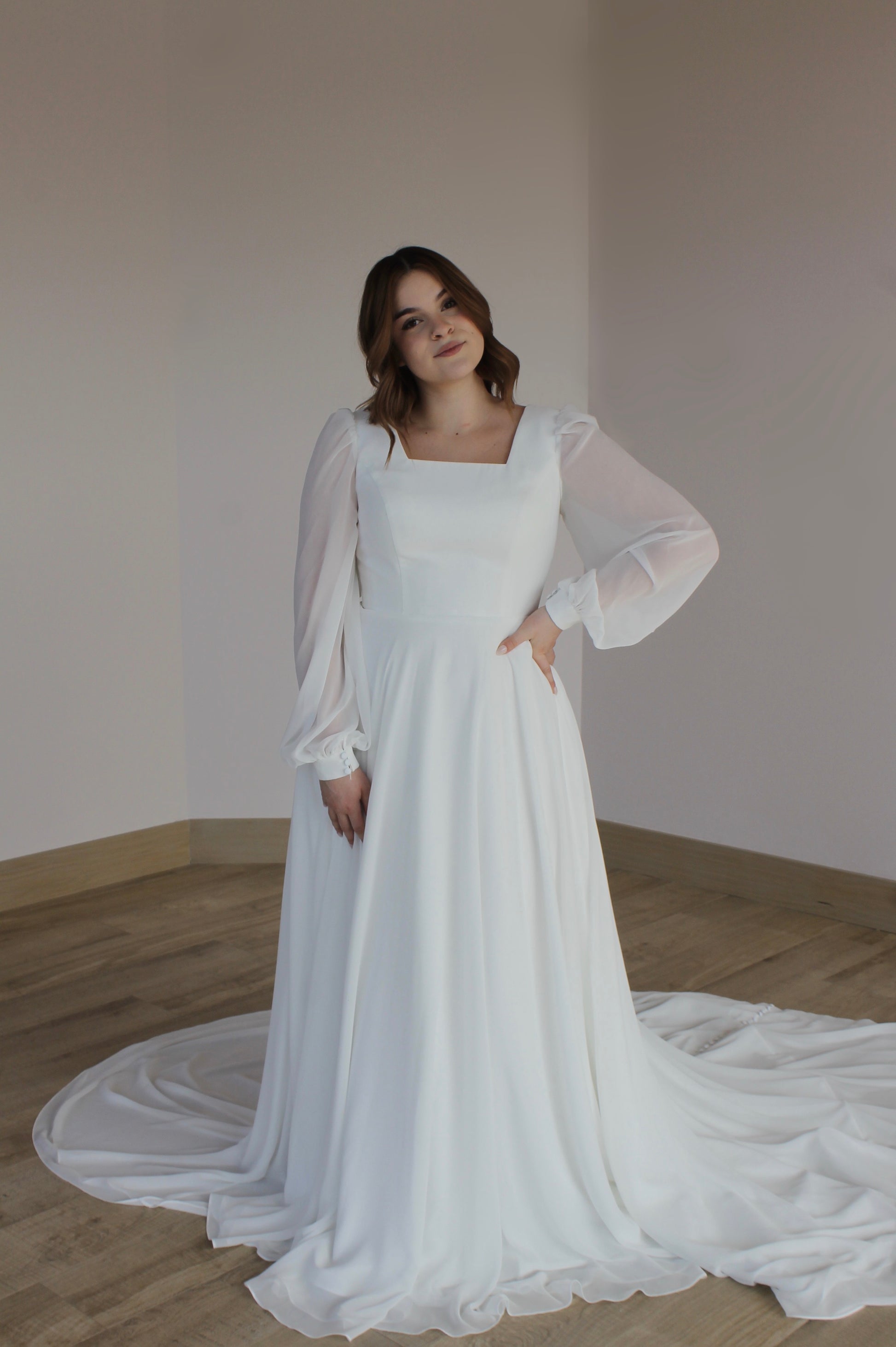 Clover by Bridal Closet 18 / Ivory Clover by Bridal Closet 18 / Ivory