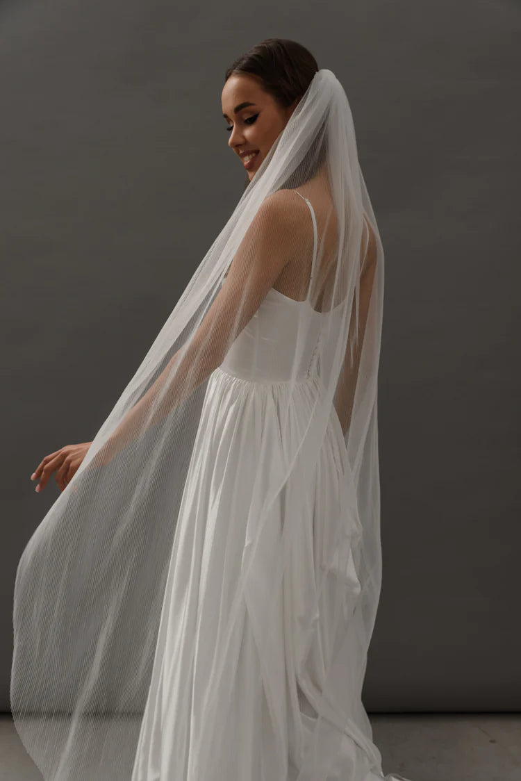V021 Pleated Veil