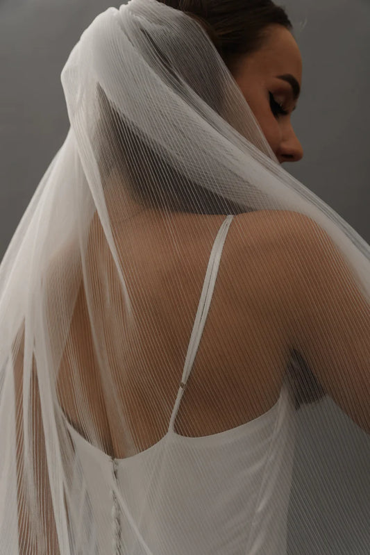 V021 Pleated Veil