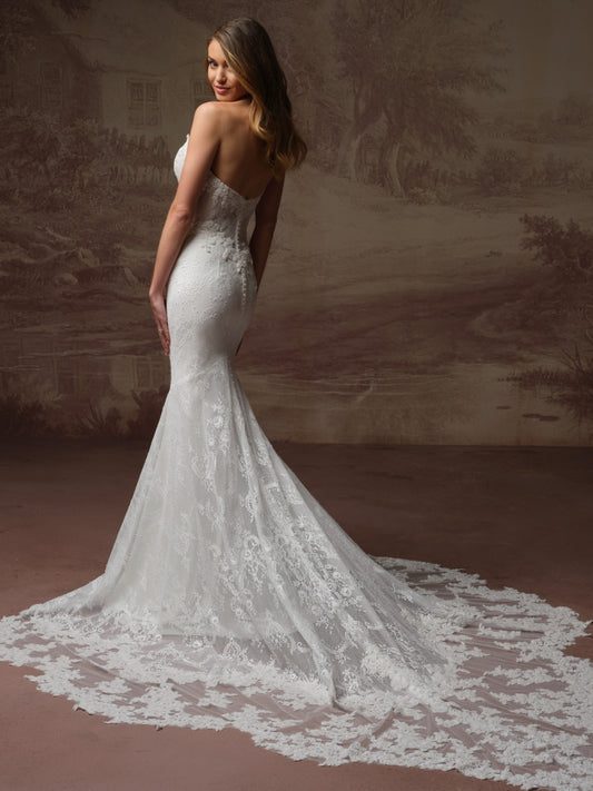 Elegant Fit-and-Flare Wedding Dresses from Bridal Closet Elegant Fit-and-Flare Wedding Dresses from Bridal Closet