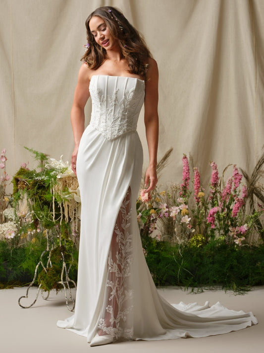 Elegant Fit-and-Flare Wedding Dresses from Bridal Closet Elegant Fit-and-Flare Wedding Dresses from Bridal Closet