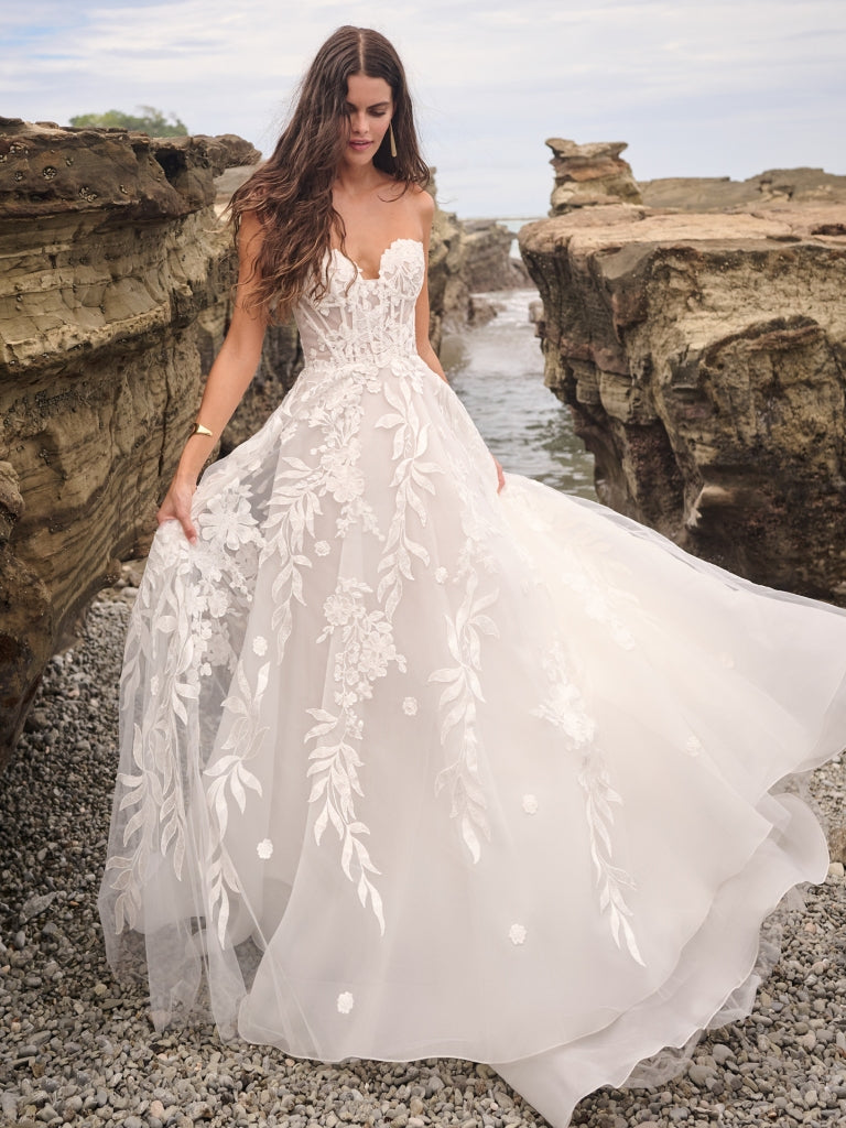 illusion lace wedding dress Corset V-Neck Mermaid grade embroidered mesh and a reinforced long Illusion Lace Wedding Dresses |