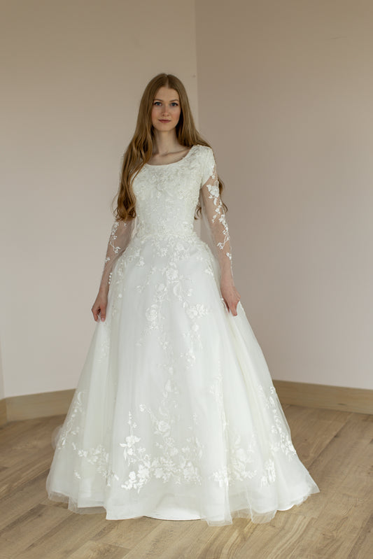 TR22176 by Modest Mon Cheri