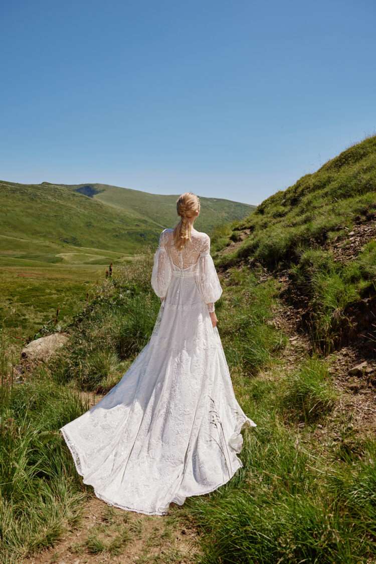 Alma by Ariamo Boho