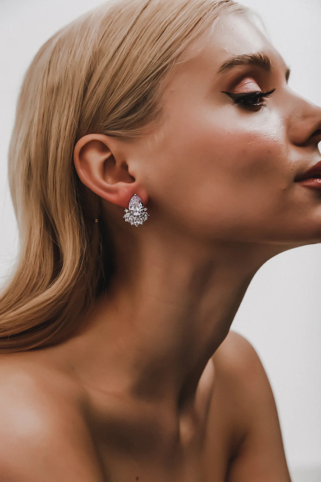 Bella Earrings E049 - Accessories