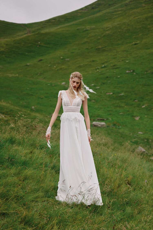 Dorothy by Ariamo Boho