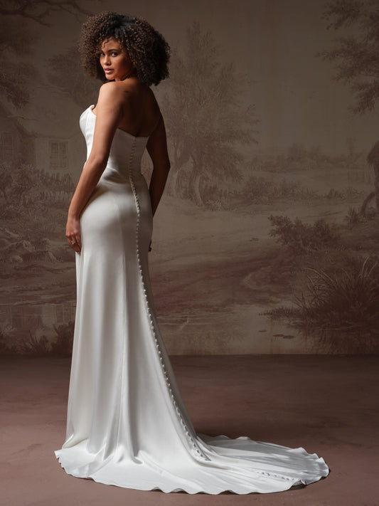 Elegant Fit-and-Flare Wedding Dresses from Bridal Closet Elegant Fit-and-Flare Wedding Dresses from Bridal Closet