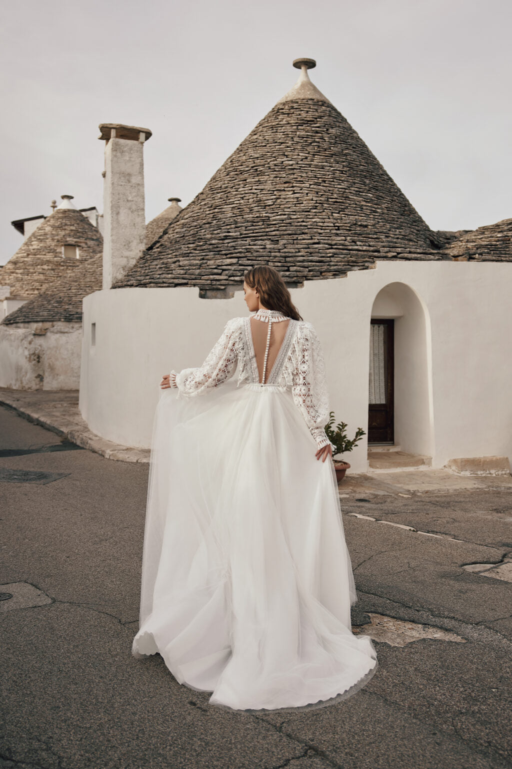 It's a Love by Ariamo Boho