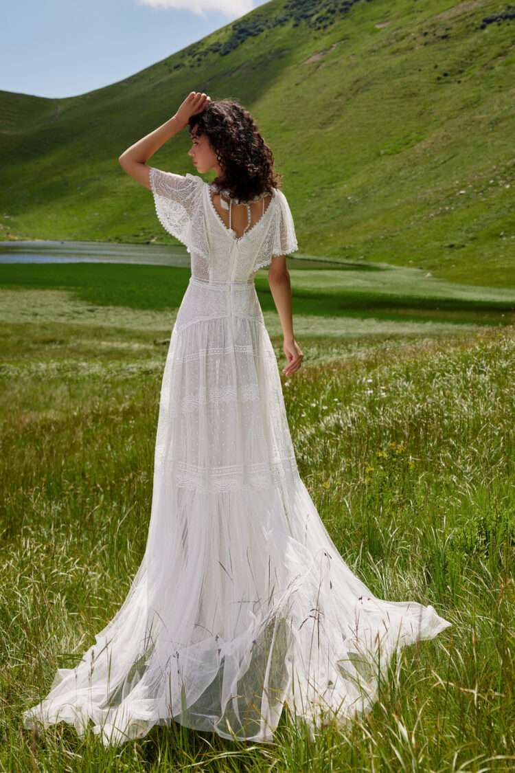 Lucinda by Ariamo Boho