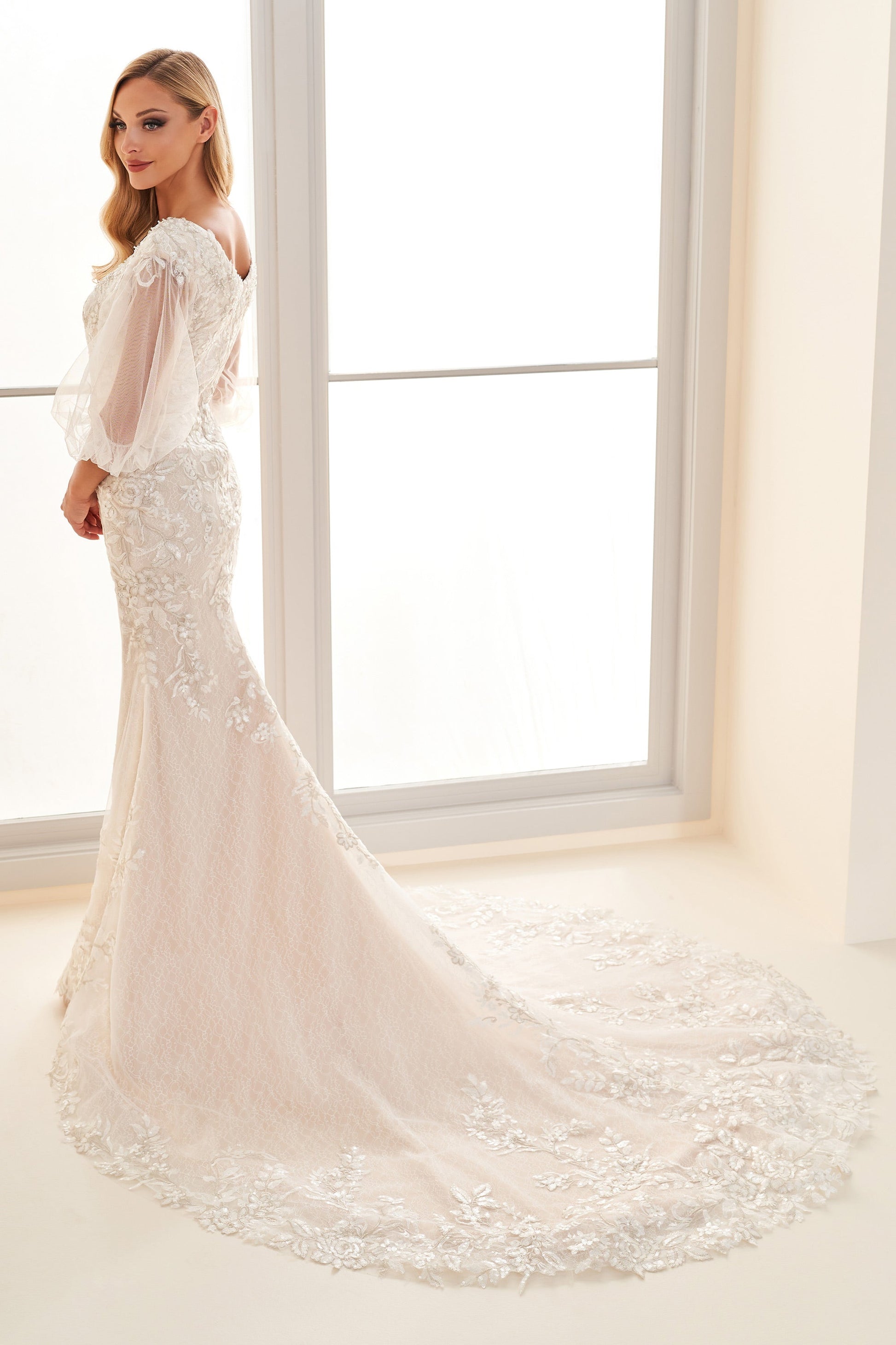 MOD1806 by Mon Cheri - 8 / Ivory MOD1806 by Mon Cheri - 8 / Ivory