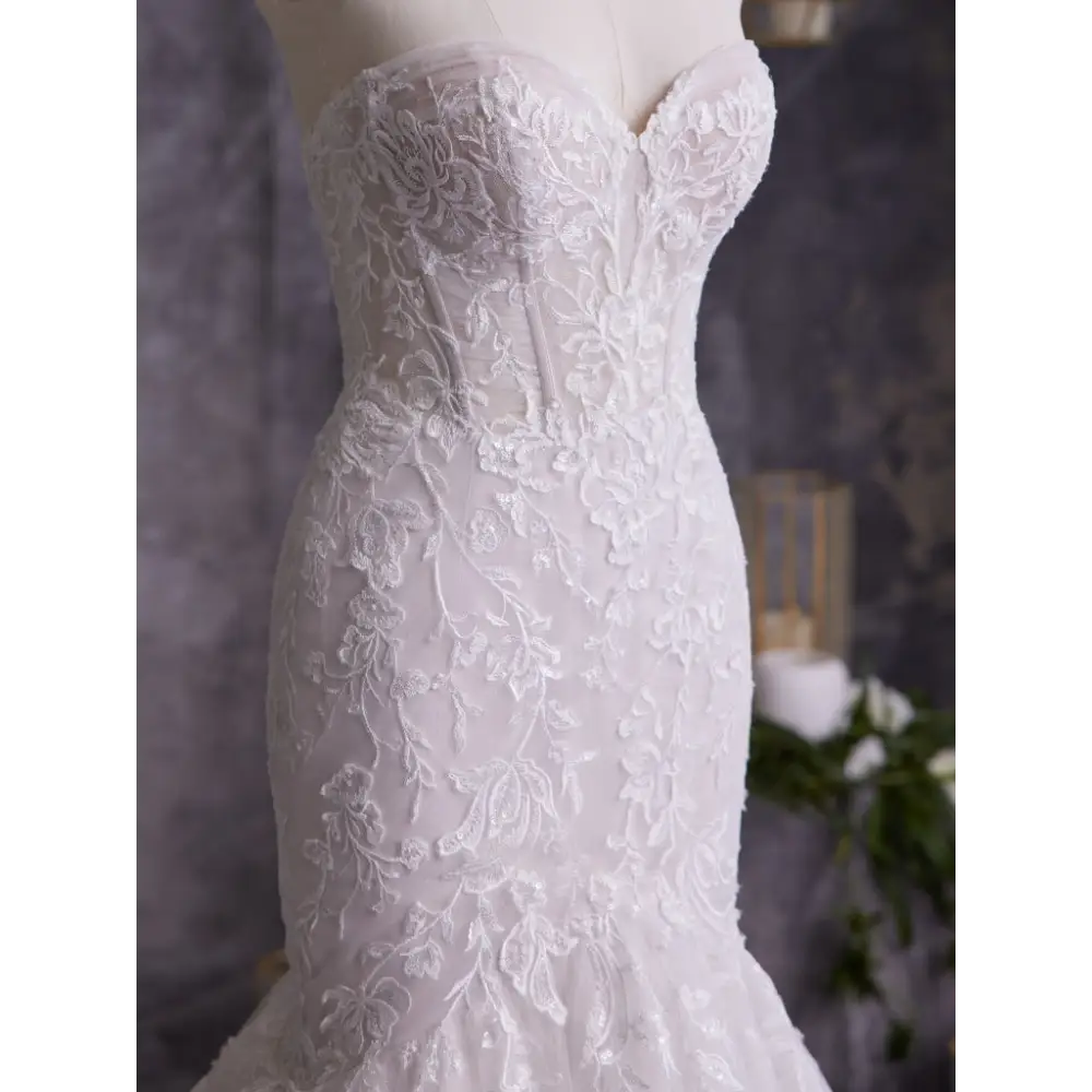 Danielle sweetheart lace formal dress outlet