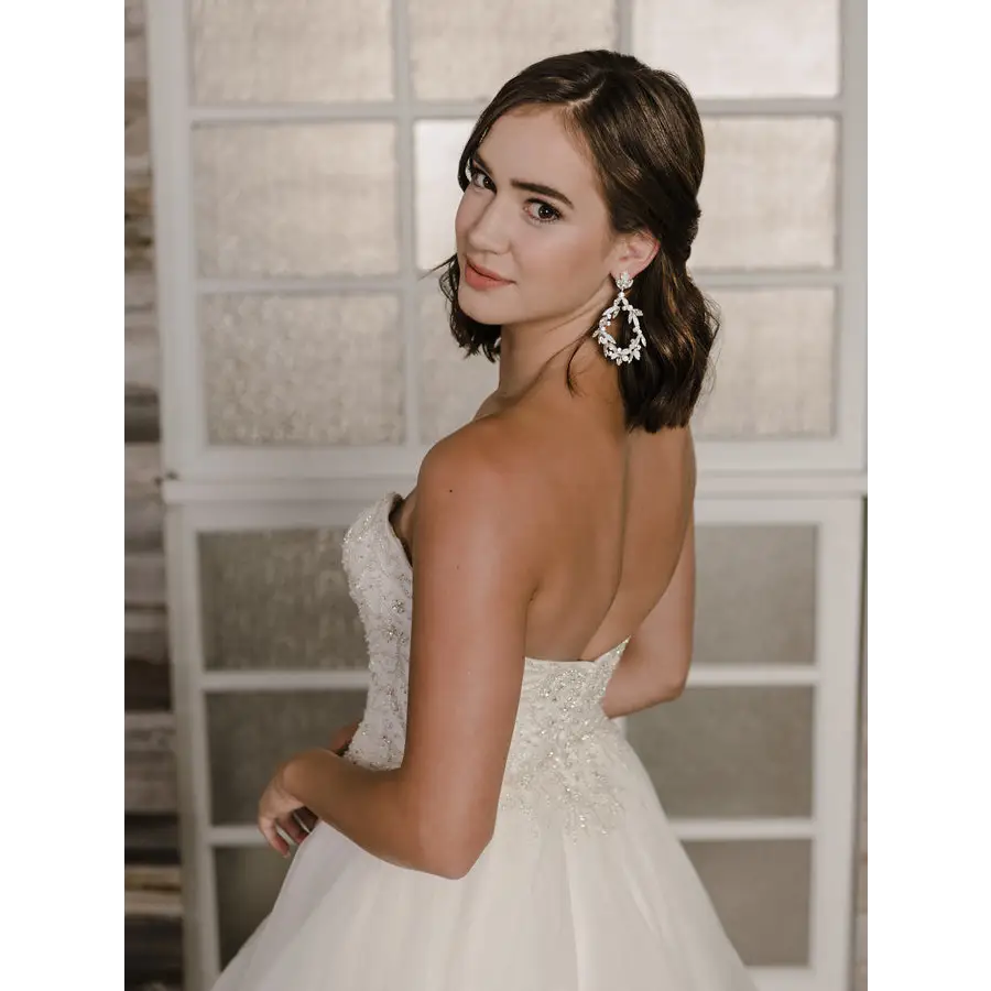 E2163 Bridal Rhinestone Earrings – Bridal Closet