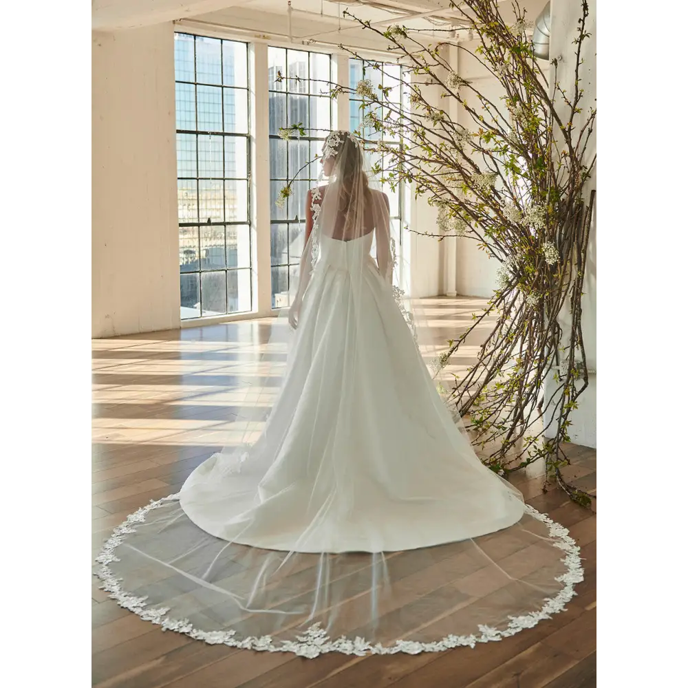Mantilla Royal Cathedral Bridal Veil | V2397RC-M - Ivory -