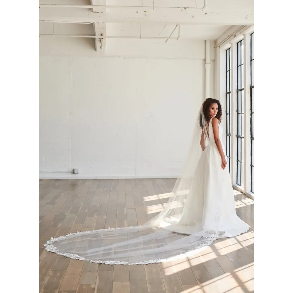 Royal Cathedral Bridal Veil | V2391RC - Ivory - veils