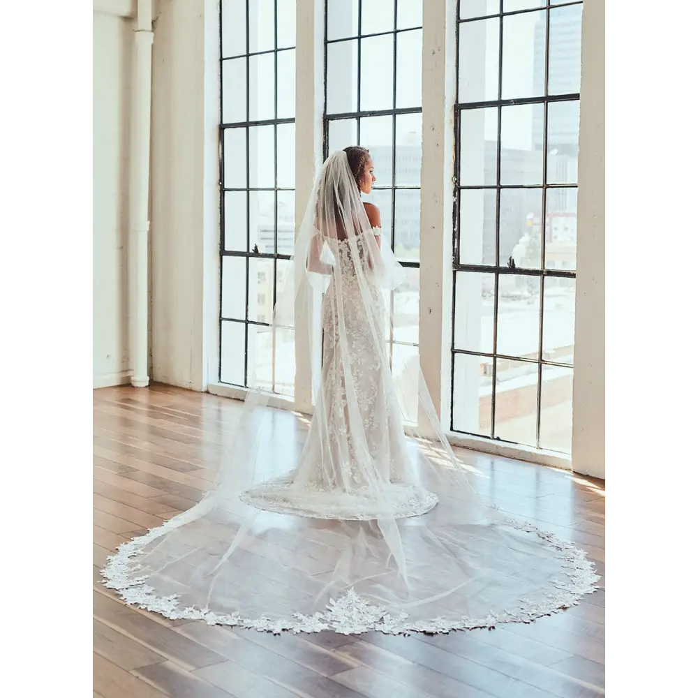 Royal Cathedral Bridal Veil | V2395RC - Ivory/Silver -