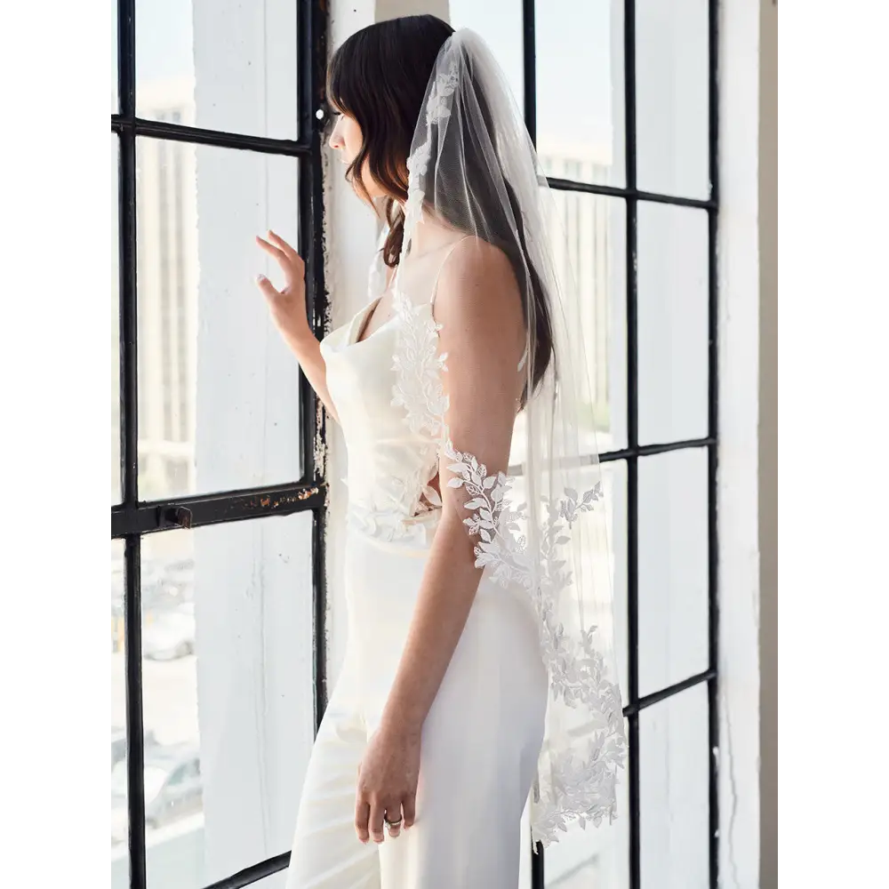 Single Tier Bridal Veil | V2390SF - Ivory - veils