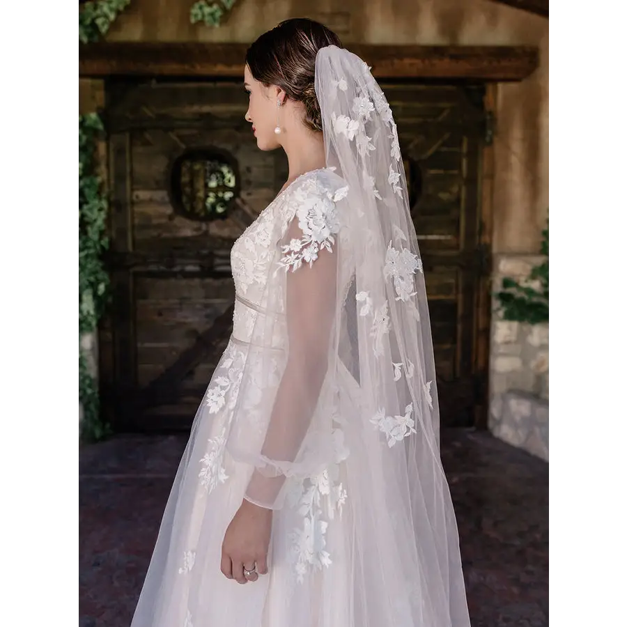 V2093WZ Veil: Bridal Closet's Elegant Wedding Veil