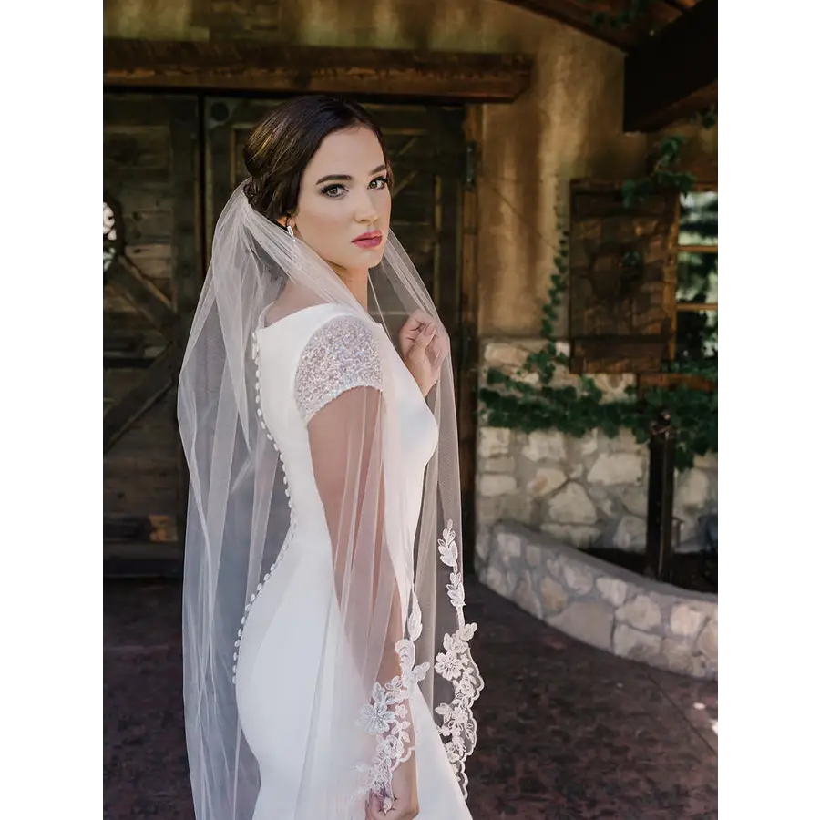 V2094WZ Veil - Ivory - Accessories