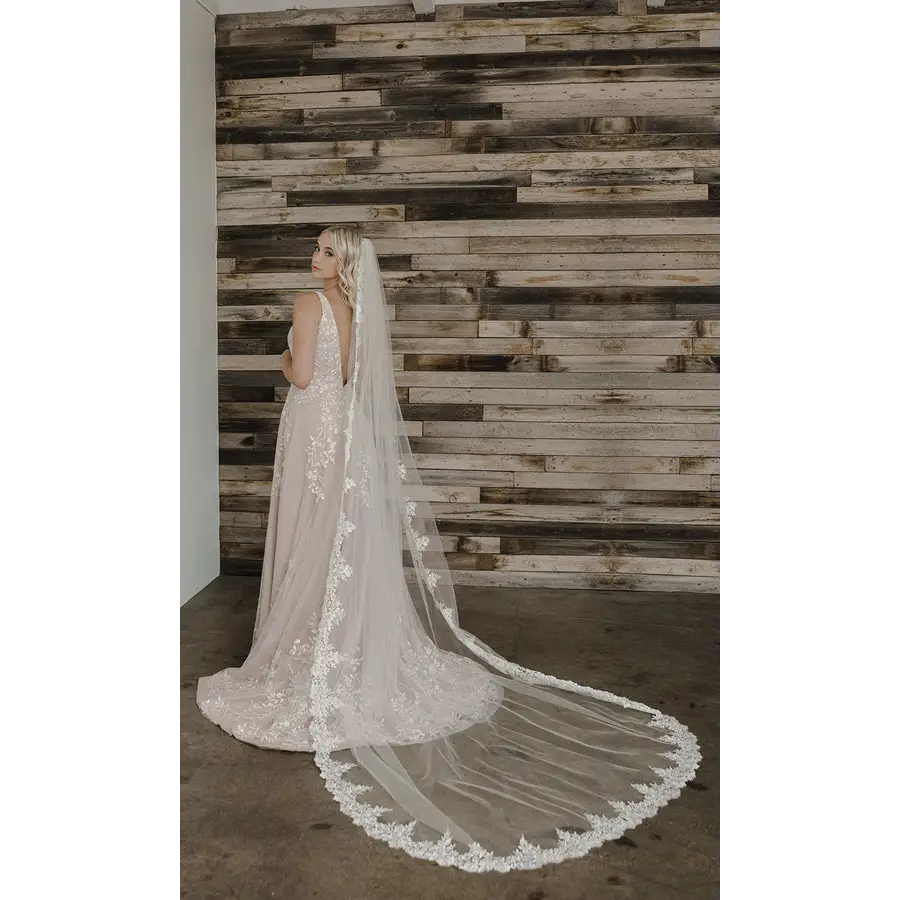 V2197C Cathedral Veil - Ivory - Accessories